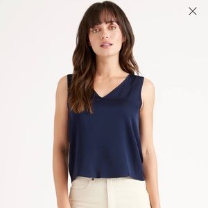 Quince Washable Stretch Silk Tank in Navy - size Medium